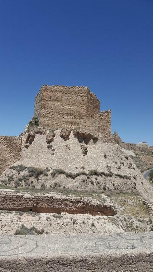 Castle House Apartment Karak Exterior photo